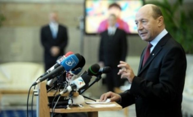 Traian Băsescu a promulgat Legea privind degrevarea instanţelor